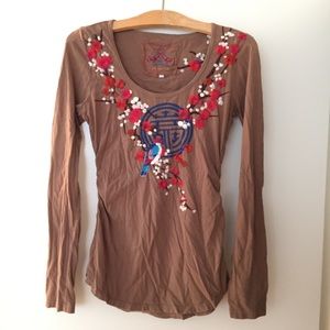 Long sleeved t-shirt